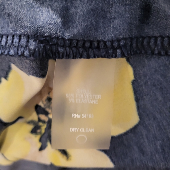 Dress - Picture 3 of 3